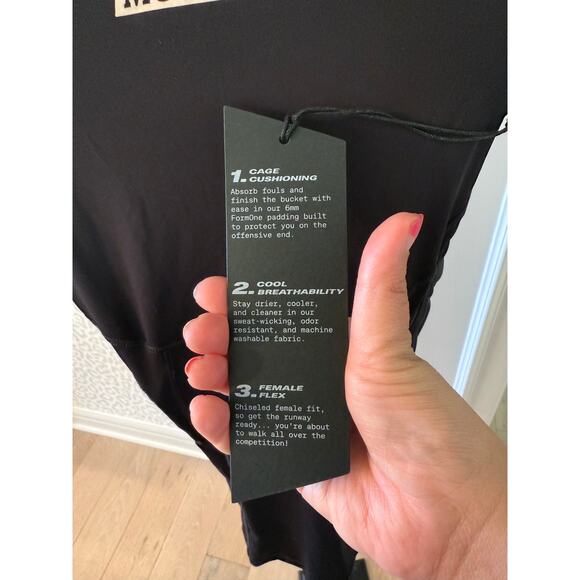 Moolah Women's Blacktop Basketball Padded Compression Top Size S - Picture 9 of 9